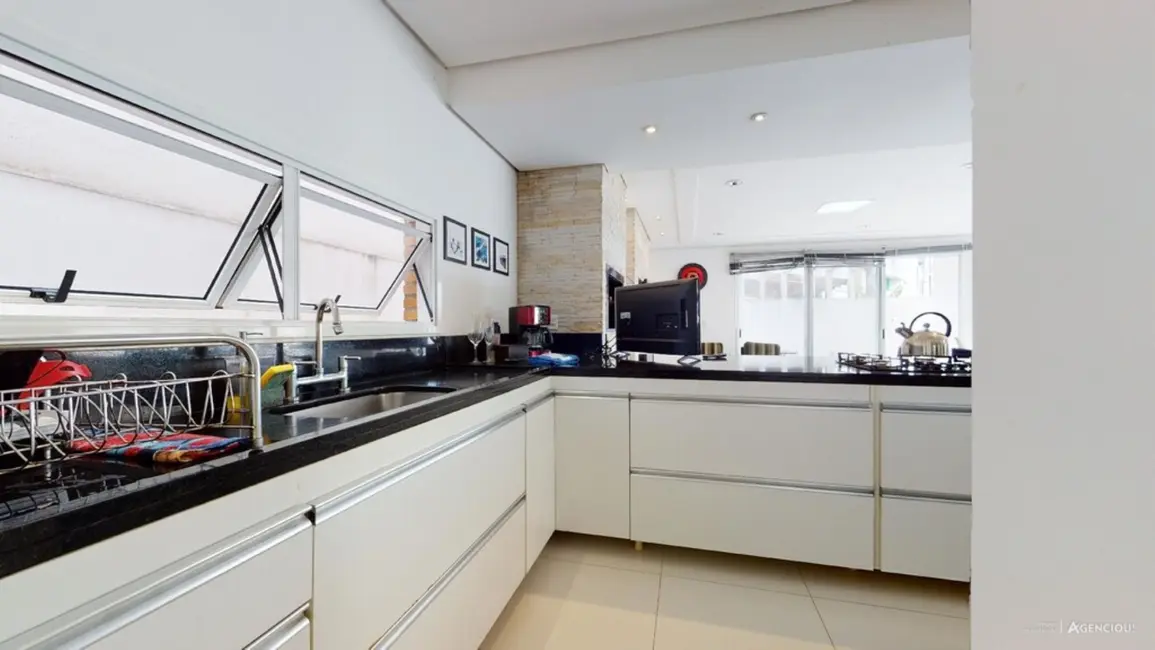 Casa com 3 quartos à venda, 231m2 em Campo Novo, Porto Alegre - RS - imagem 8 Foto 8 de Casa com 3 quartos à venda, 231m2 em Campo Novo, Porto Alegre - RS