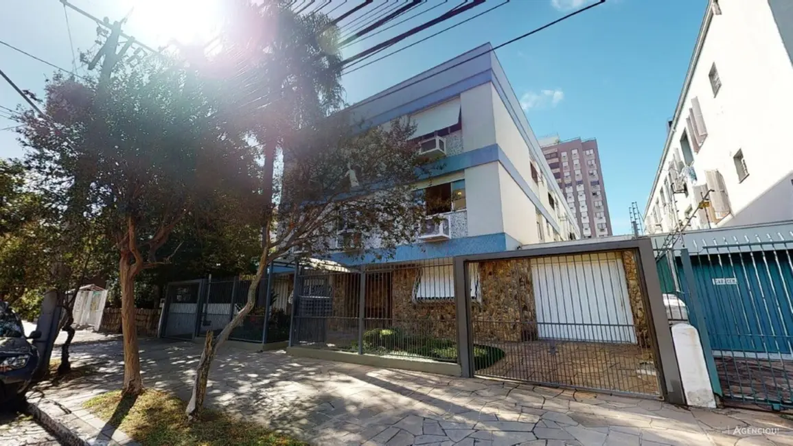 Apartamento com 2 quartos à venda, 70m2 em Menino Deus, Porto Alegre - RS - imagem 2 Foto 2 de Apartamento com 2 quartos à venda, 70m2 em Menino Deus, Porto Alegre - RS