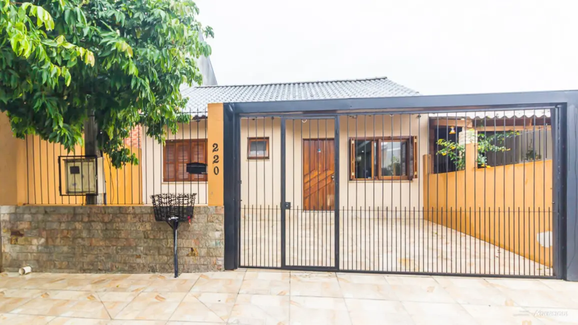 Casa com 3 quartos à venda, 100m2 em Agronomia, Porto Alegre - RS - imagem 2 Foto 2 de Casa com 3 quartos à venda, 100m2 em Agronomia, Porto Alegre - RS