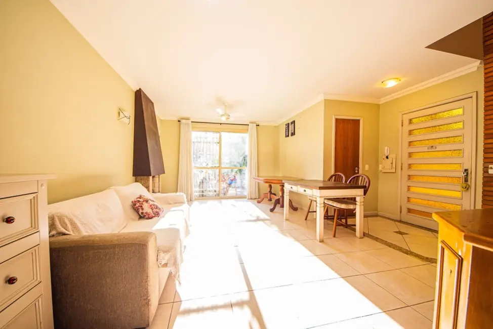 Casa com 3 quartos à venda, 122m2 em Cristo Redentor, Porto Alegre - RS - imagem 3 Foto 3 de Casa com 3 quartos à venda, 122m2 em Cristo Redentor, Porto Alegre - RS