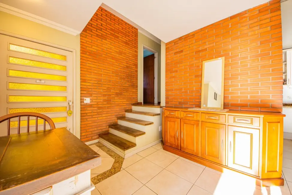 Casa com 3 quartos à venda, 122m2 em Cristo Redentor, Porto Alegre - RS - imagem 5 Foto 5 de Casa com 3 quartos à venda, 122m2 em Cristo Redentor, Porto Alegre - RS