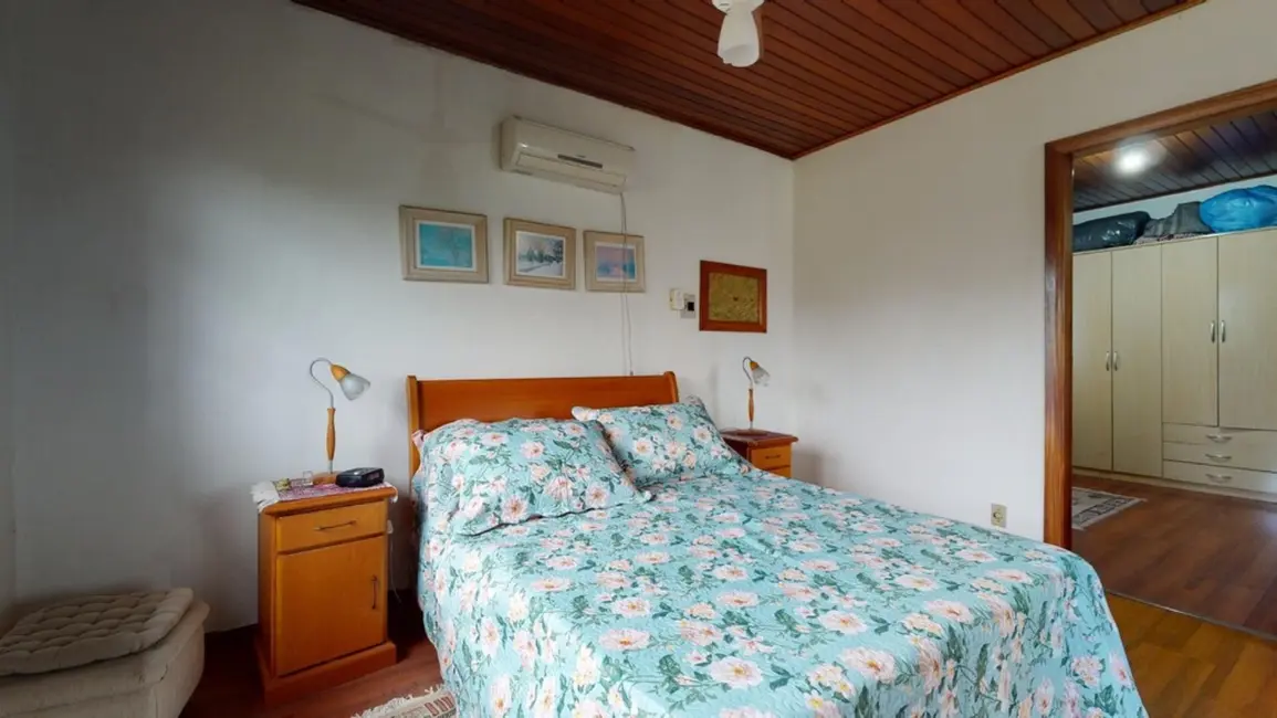 Casa com 3 quartos à venda, 190m2 em Partenon, Porto Alegre - RS - imagem 4 Foto 4 de Casa com 3 quartos à venda, 190m2 em Partenon, Porto Alegre - RS