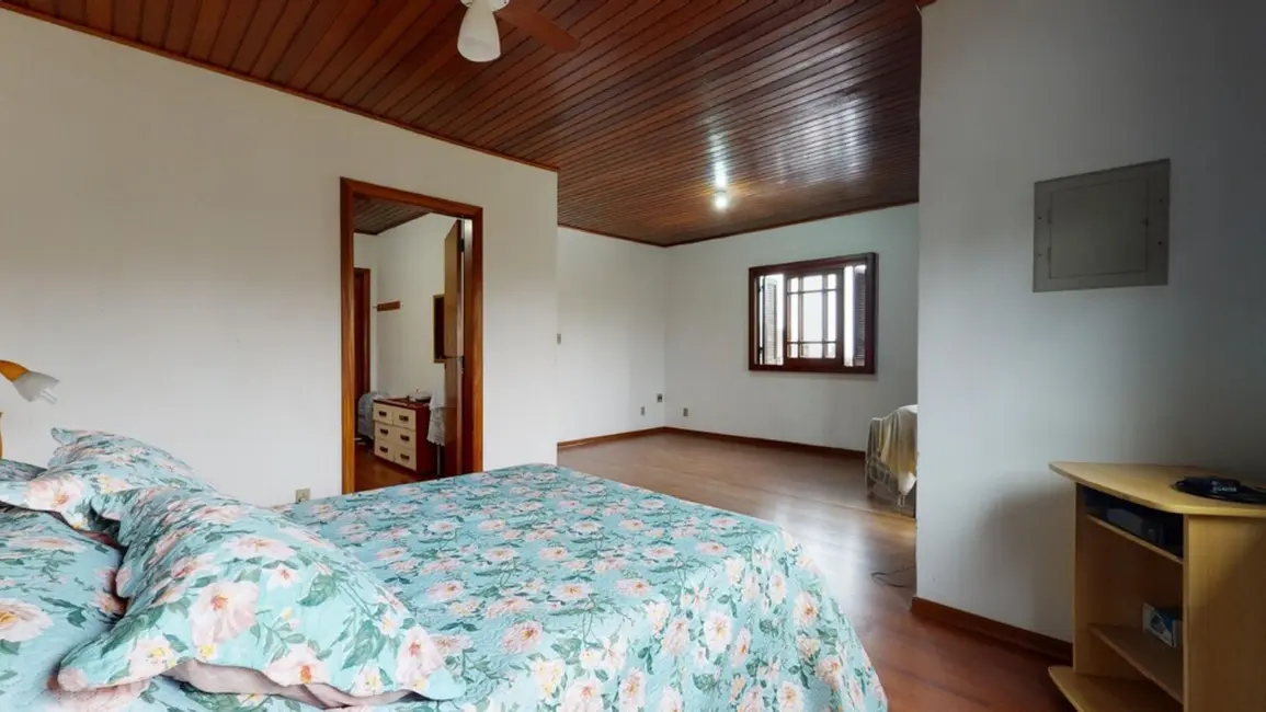 Casa com 3 quartos à venda, 190m2 em Partenon, Porto Alegre - RS - imagem 3 Foto 3 de Casa com 3 quartos à venda, 190m2 em Partenon, Porto Alegre - RS