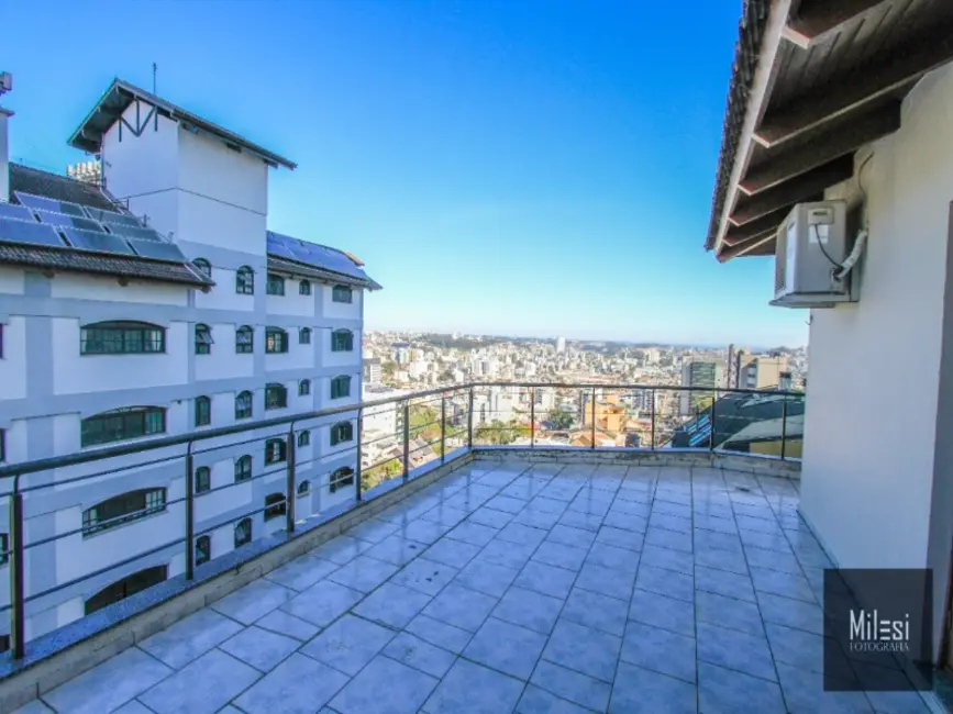 Apartamento com 4 quartos à venda, 410m2 em Madureira, Caxias Do Sul - RS - imagem 9 Foto 9 de Apartamento com 4 quartos à venda, 410m2 em Madureira, Caxias Do Sul - RS