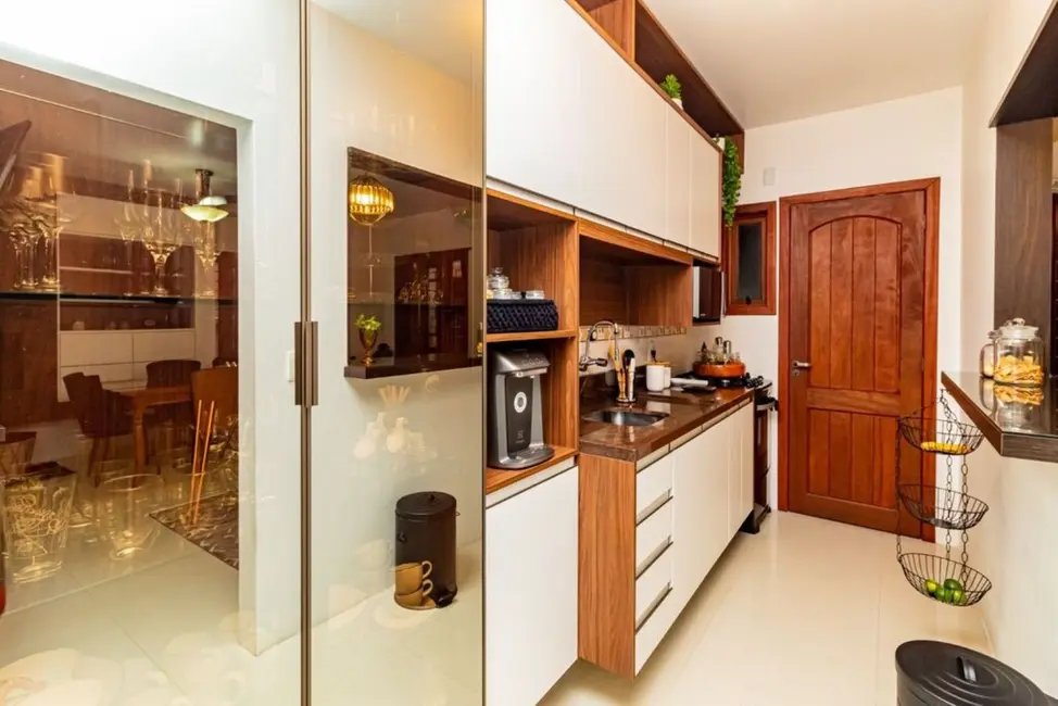 Casa com 3 quartos à venda, 163m2 em Teresópolis, Porto Alegre - RS - imagem 6 Foto 6 de Casa com 3 quartos à venda, 163m2 em Teresópolis, Porto Alegre - RS