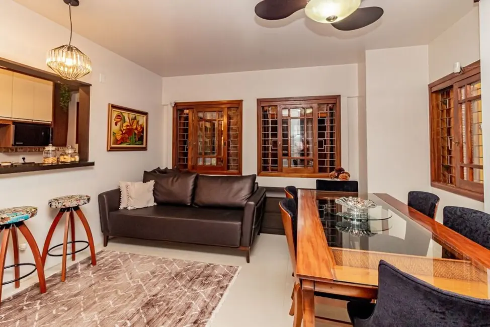 Foto 2 de Casa com 3 quartos à venda, 163m2 em Teresópolis, Porto Alegre - RS