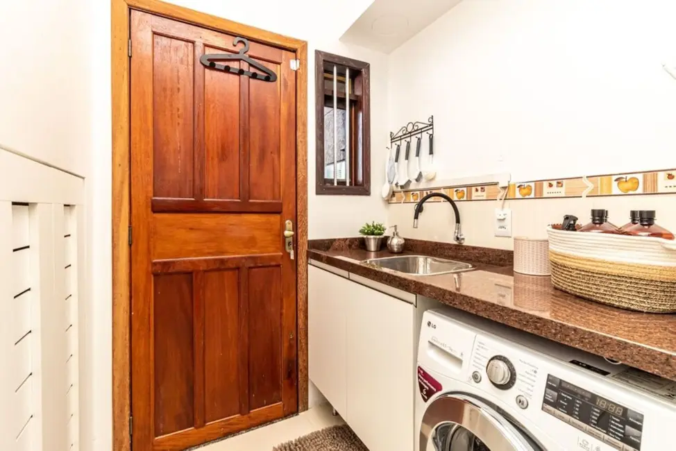 Casa com 3 quartos à venda, 163m2 em Teresópolis, Porto Alegre - RS - imagem 9 Foto 9 de Casa com 3 quartos à venda, 163m2 em Teresópolis, Porto Alegre - RS