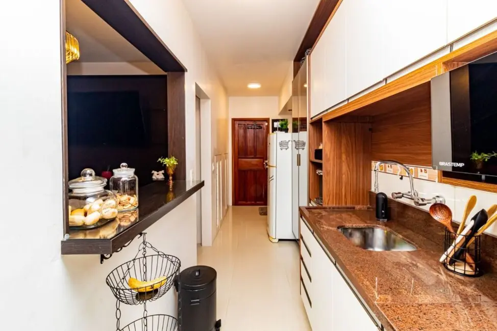 Casa com 3 quartos à venda, 163m2 em Teresópolis, Porto Alegre - RS - imagem 8 Foto 8 de Casa com 3 quartos à venda, 163m2 em Teresópolis, Porto Alegre - RS