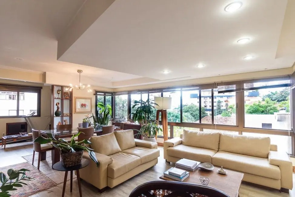 Apartamento com 3 quartos à venda, 148m2 em Higienópolis, Porto Alegre - RS - imagem 5 Foto 5 de Apartamento com 3 quartos à venda, 148m2 em Higienópolis, Porto Alegre - RS