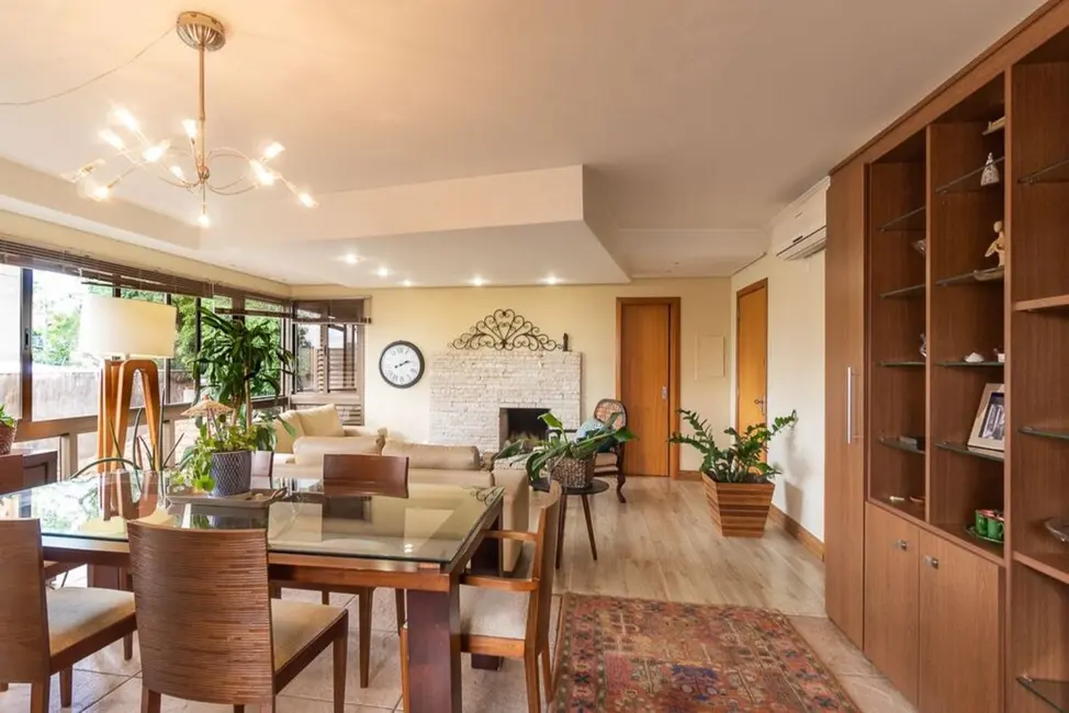 Apartamento com 3 quartos à venda, 148m2 em Higienópolis, Porto Alegre - RS - imagem 6 Foto 6 de Apartamento com 3 quartos à venda, 148m2 em Higienópolis, Porto Alegre - RS