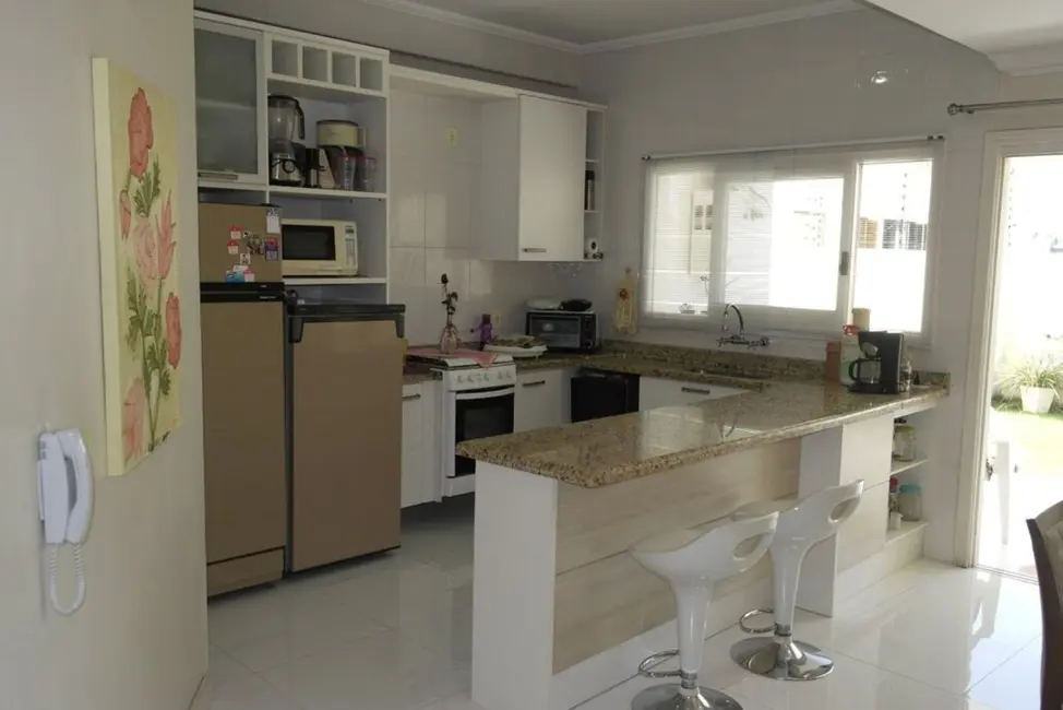 Foto 9 de Casa com 3 quartos à venda, 272m2 em Jardim Itu, Porto Alegre - RS