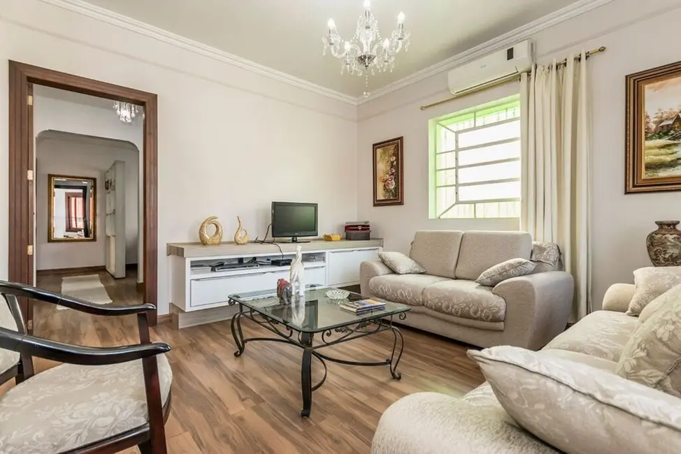 Casa com 3 quartos à venda, 250m2 em Partenon, Porto Alegre - RS - imagem 5 Foto 5 de Casa com 3 quartos à venda, 250m2 em Partenon, Porto Alegre - RS