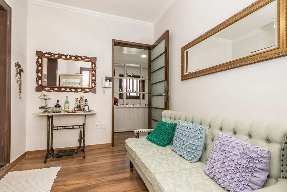Casa com 3 quartos à venda, 250m2 em Partenon, Porto Alegre - RS - imagem 7 Foto 7 de Casa com 3 quartos à venda, 250m2 em Partenon, Porto Alegre - RS
