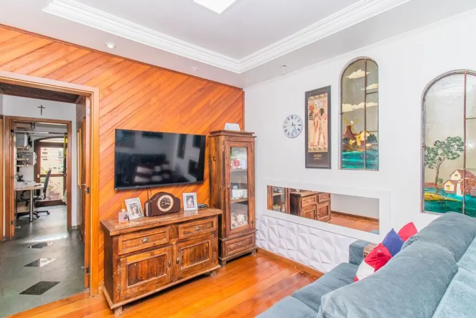 Casa com 4 quartos à venda, 336m2 em Passo da Areia, Porto Alegre - RS - imagem 9 Foto 9 de Casa com 4 quartos à venda, 336m2 em Passo da Areia, Porto Alegre - RS