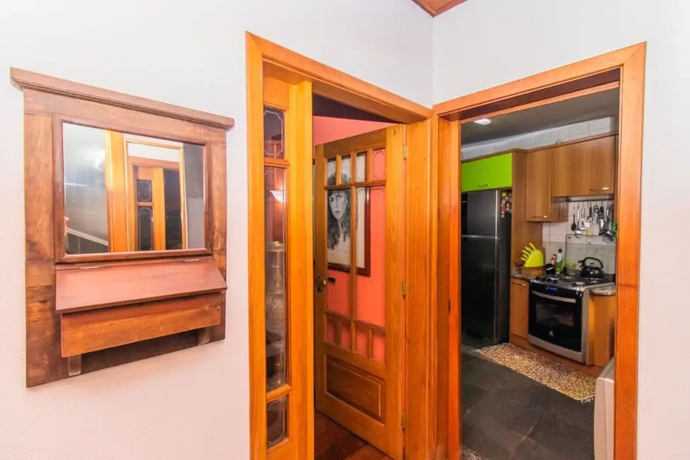 Foto 2 de Casa com 4 quartos à venda, 336m2 em Passo da Areia, Porto Alegre - RS