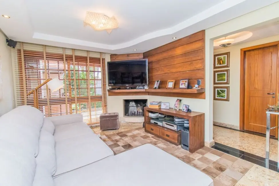 Foto 6 de Casa com 3 quartos à venda, 306m2 em Chácara das Pedras, Porto Alegre - RS