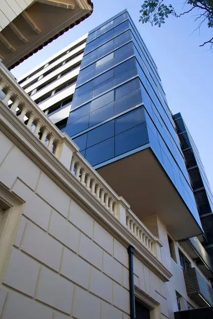 Apartamento com 2 quartos à venda, 85m2 em Moinhos de Vento, Porto Alegre - RS - imagem 3 Foto 3 de Apartamento com 2 quartos à venda, 85m2 em Moinhos de Vento, Porto Alegre - RS