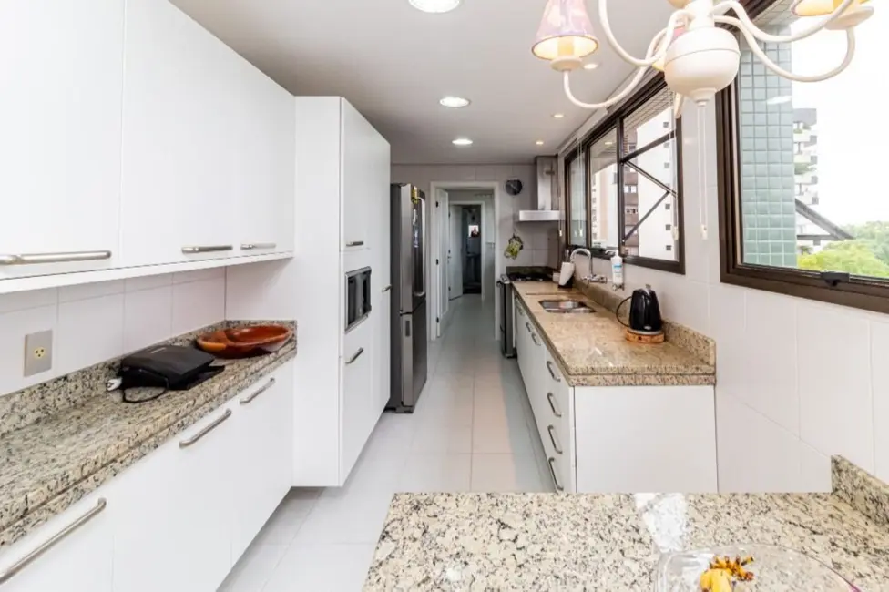 Foto 3 de Apartamento com 3 quartos à venda, 244m2 em Rio Branco, Porto Alegre - RS