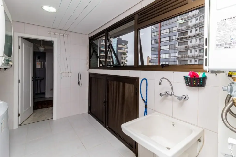 Foto 5 de Apartamento com 3 quartos à venda, 244m2 em Rio Branco, Porto Alegre - RS