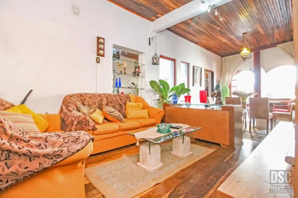 Casa com 5 quartos à venda, 220m2 em Centro Histórico, Porto Alegre - RS - imagem 5 Foto 5 de Casa com 5 quartos à venda, 220m2 em Centro Histórico, Porto Alegre - RS