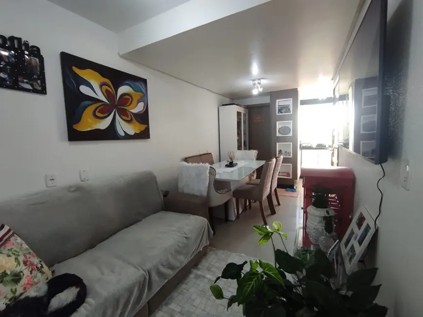 Foto 2 de Casa com 2 quartos à venda, 83m2 em Desvio Rizzo, Caxias Do Sul - RS
