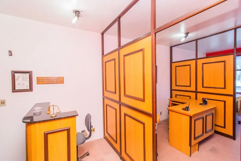 Foto 3 de Sala Comercial à venda, 32m2 em Passo da Areia, Porto Alegre - RS