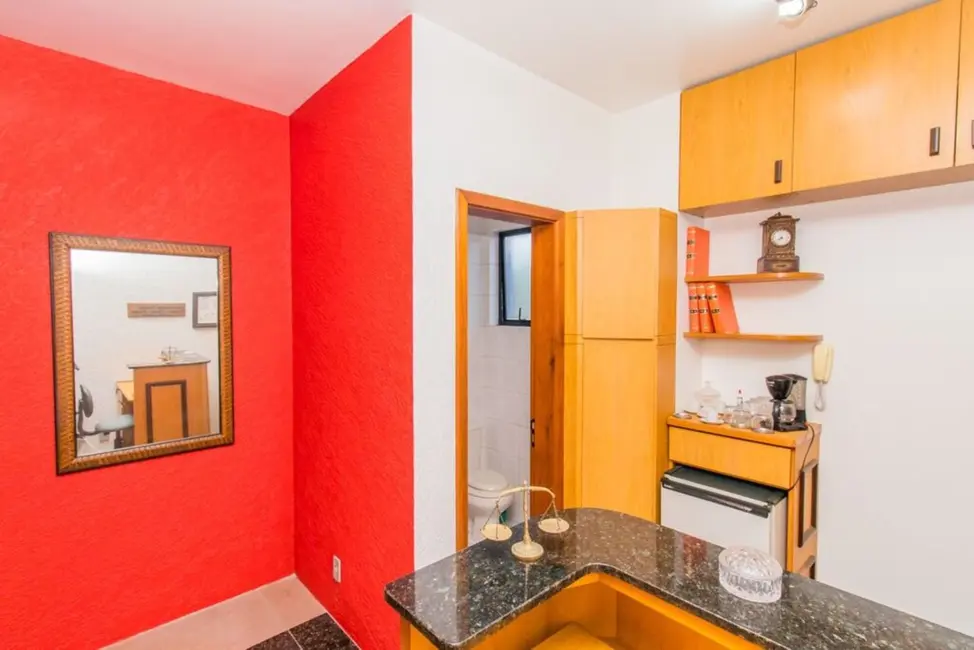Foto 7 de Sala Comercial à venda, 32m2 em Passo da Areia, Porto Alegre - RS