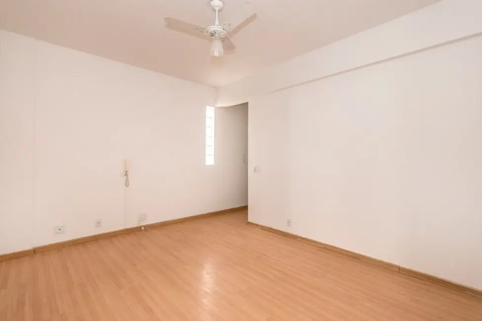 Apartamento com 3 quartos à venda, 94m2 em Centro Histórico, Porto Alegre - RS - imagem 4 Foto 4 de Apartamento com 3 quartos à venda, 94m2 em Centro Histórico, Porto Alegre - RS