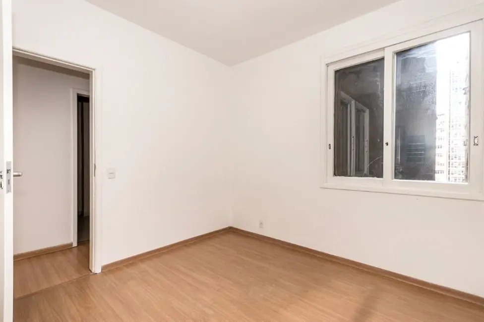 Apartamento com 3 quartos à venda, 94m2 em Centro Histórico, Porto Alegre - RS - imagem 9 Foto 9 de Apartamento com 3 quartos à venda, 94m2 em Centro Histórico, Porto Alegre - RS