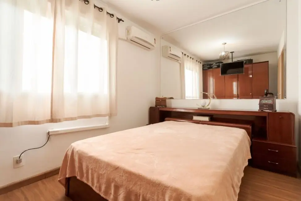 Foto 6 de Apartamento com 3 quartos à venda, 68m2 em Jardim Carvalho, Porto Alegre - RS