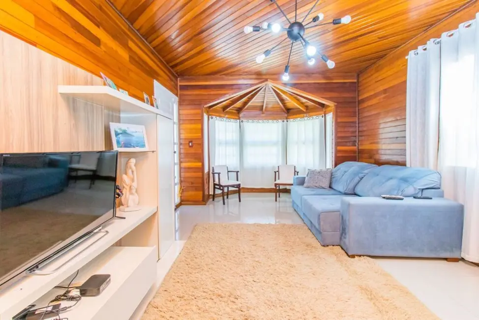 Casa com 3 quartos à venda, 199m2 em Rubem Berta, Porto Alegre - RS - imagem 2 Foto 2 de Casa com 3 quartos à venda, 199m2 em Rubem Berta, Porto Alegre - RS