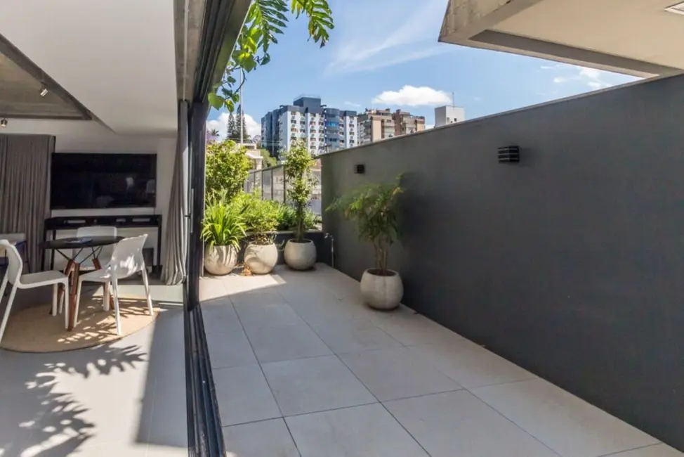 Loft / Flat com 1 quarto à venda, 68m2 em Menino Deus, Porto Alegre - RS - imagem 4 Foto 4 de Loft / Flat com 1 quarto à venda, 68m2 em Menino Deus, Porto Alegre - RS
