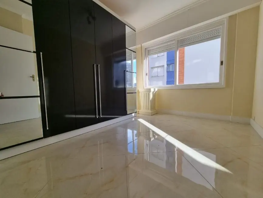 Foto 9 de Apartamento com 3 quartos à venda, 94m2 em Independência, Porto Alegre - RS