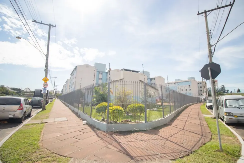 Foto 3 de Apartamento com 2 quartos à venda, 37m2 em Rubem Berta, Porto Alegre - RS