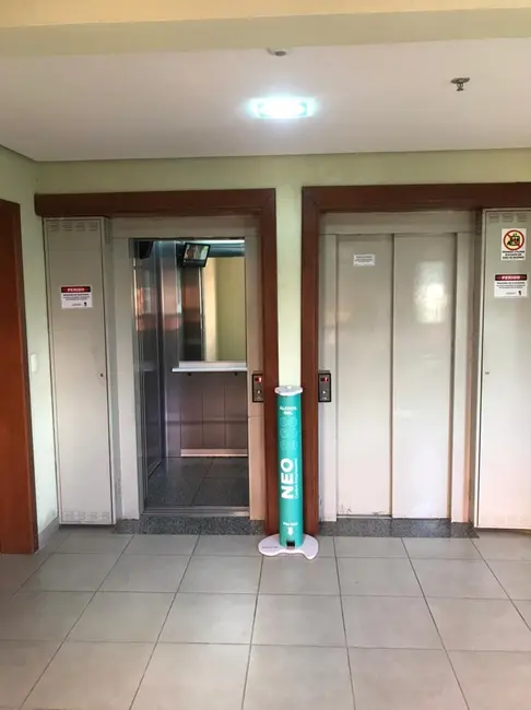 Foto 3 de Sala Comercial à venda, 88m2 em Menino Deus, Porto Alegre - RS