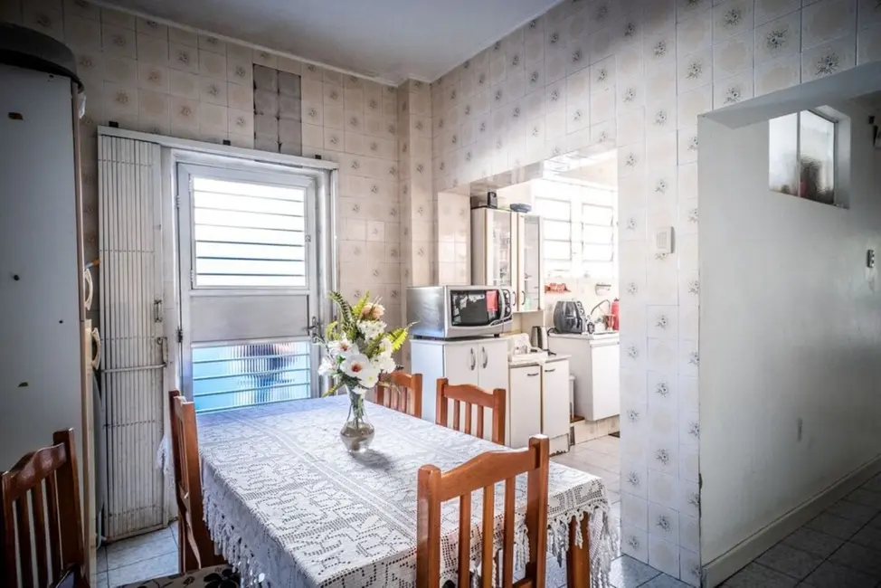 Casa com 3 quartos à venda, 200m2 em Petrópolis, Porto Alegre - RS - imagem 9 Foto 9 de Casa com 3 quartos à venda, 200m2 em Petrópolis, Porto Alegre - RS