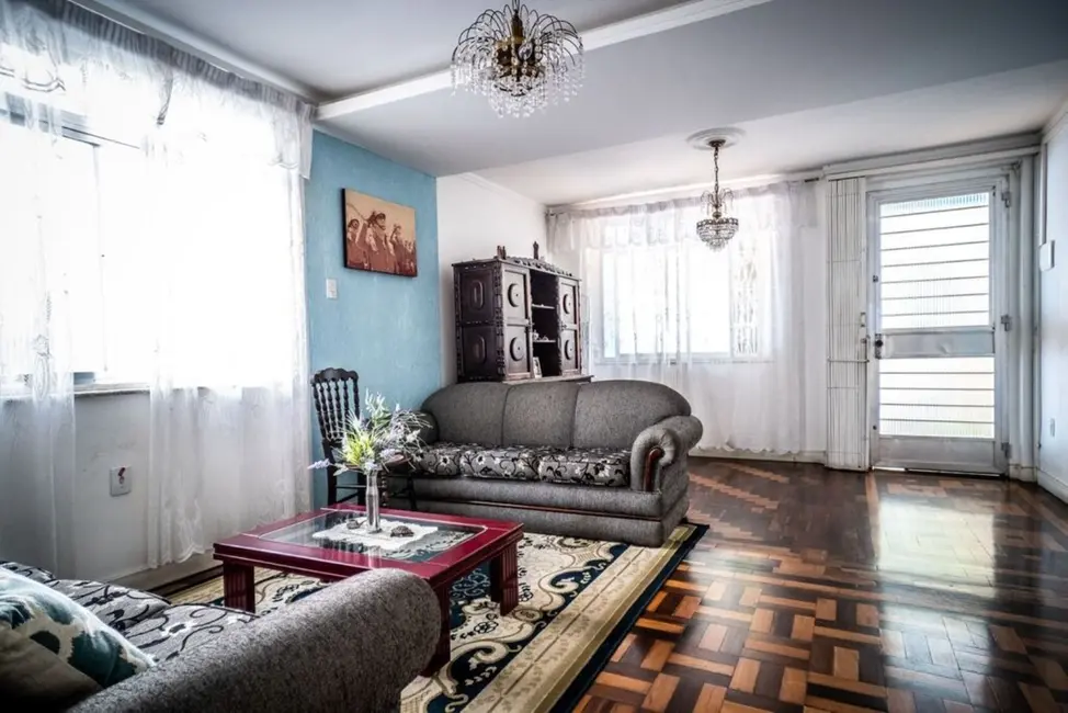 Casa com 3 quartos à venda, 200m2 em Petrópolis, Porto Alegre - RS - imagem 3 Foto 3 de Casa com 3 quartos à venda, 200m2 em Petrópolis, Porto Alegre - RS