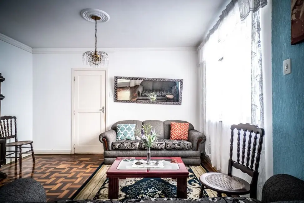 Casa com 3 quartos à venda, 200m2 em Petrópolis, Porto Alegre - RS - imagem 5 Foto 5 de Casa com 3 quartos à venda, 200m2 em Petrópolis, Porto Alegre - RS