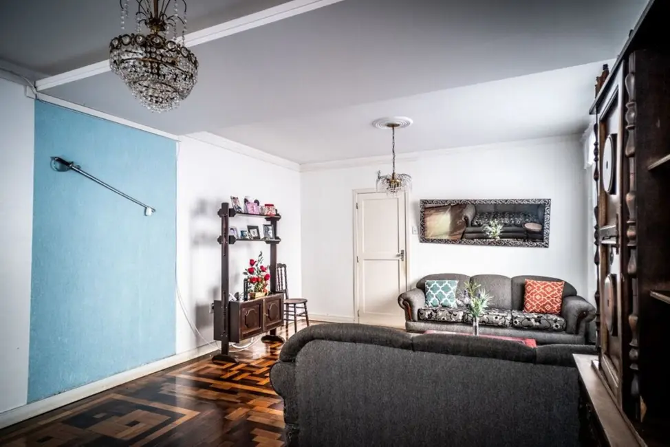 Casa com 3 quartos à venda, 200m2 em Petrópolis, Porto Alegre - RS - imagem 4 Foto 4 de Casa com 3 quartos à venda, 200m2 em Petrópolis, Porto Alegre - RS