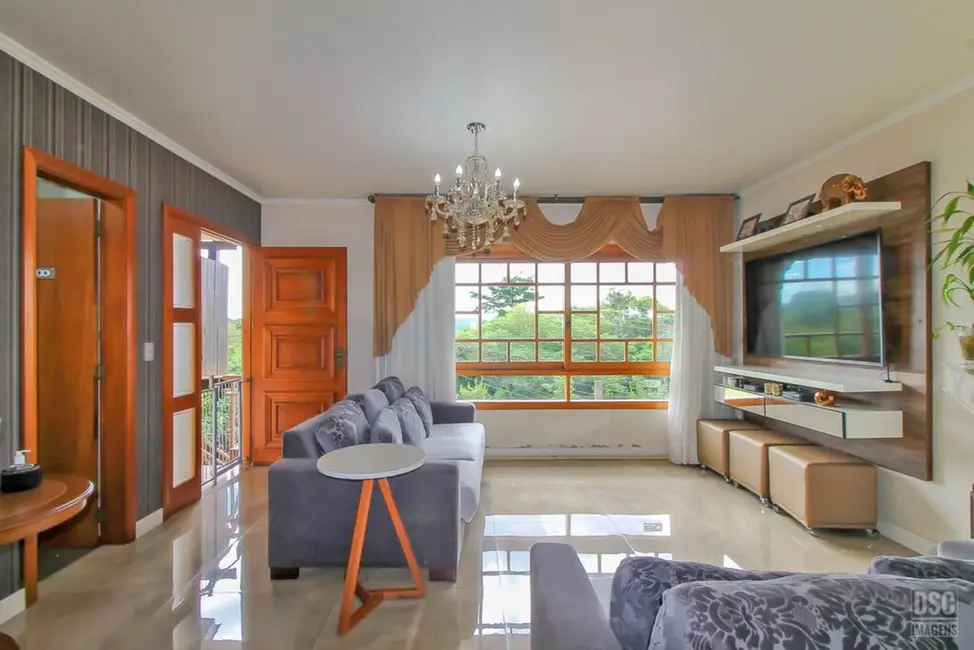 Casa com 3 quartos à venda, 207m2 em Espírito Santo, Porto Alegre - RS - imagem 3 Foto 3 de Casa com 3 quartos à venda, 207m2 em Espírito Santo, Porto Alegre - RS