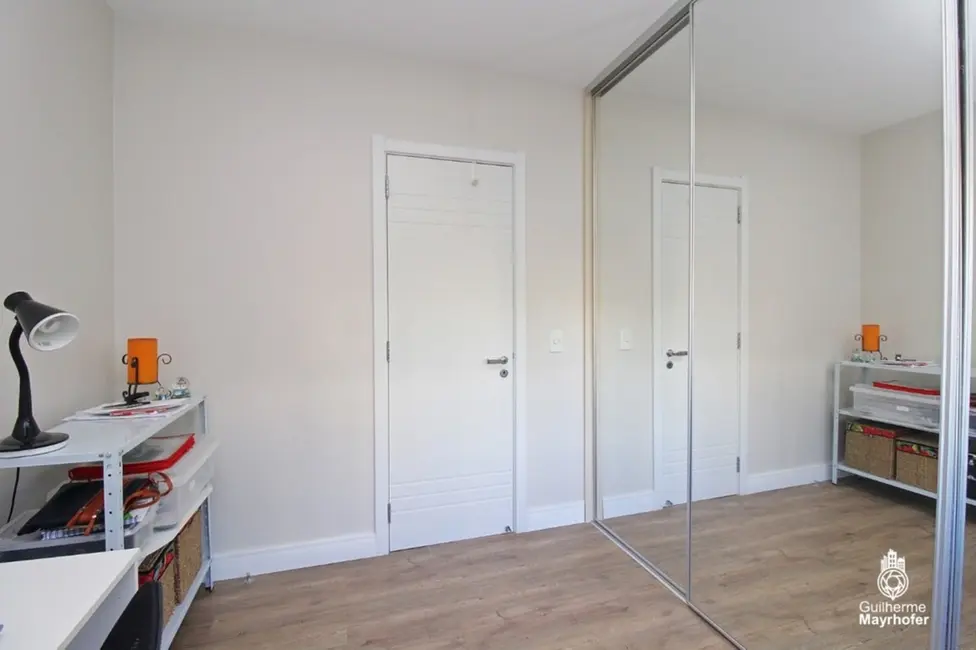 Apartamento com 3 quartos à venda, 99m2 em Menino Deus, Porto Alegre - RS - imagem 7 Foto 7 de Apartamento com 3 quartos à venda, 99m2 em Menino Deus, Porto Alegre - RS