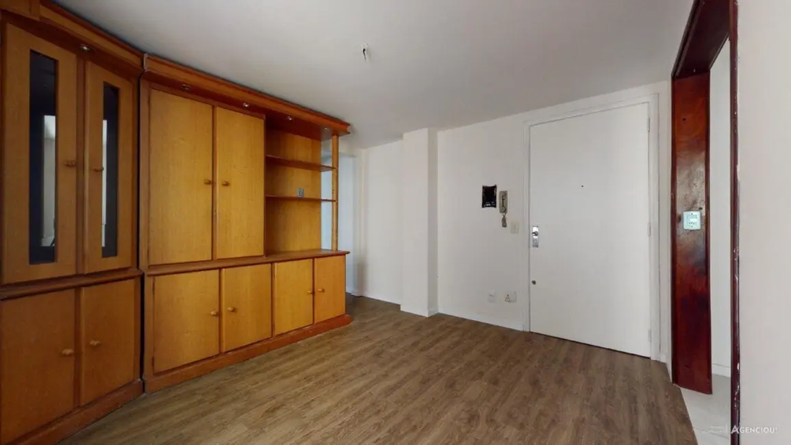 Apartamento com 1 quarto à venda, 38m2 em Centro Histórico, Porto Alegre - RS - imagem 2 Foto 2 de Apartamento com 1 quarto à venda, 38m2 em Centro Histórico, Porto Alegre - RS