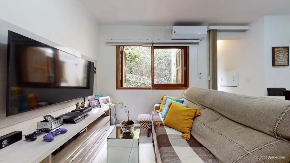 Foto 2 de Apartamento com 1 quarto à venda, 41m2 em Jardim Floresta, Porto Alegre - RS