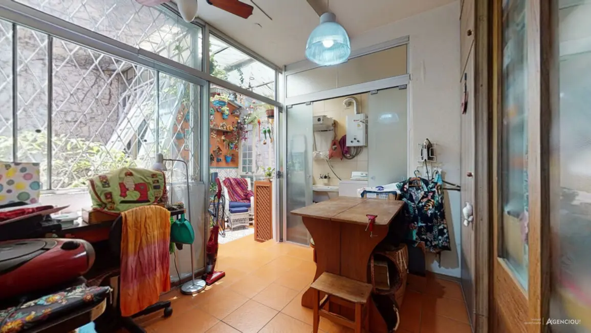 Foto 6 de Apartamento com 2 quartos à venda, 52m2 em São João, Porto Alegre - RS