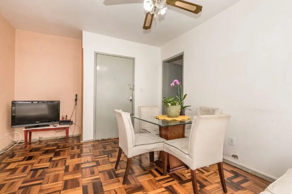 Apartamento com 2 quartos à venda, 55m2 em Passo da Areia, Porto Alegre - RS - imagem 3 Foto 3 de Apartamento com 2 quartos à venda, 55m2 em Passo da Areia, Porto Alegre - RS