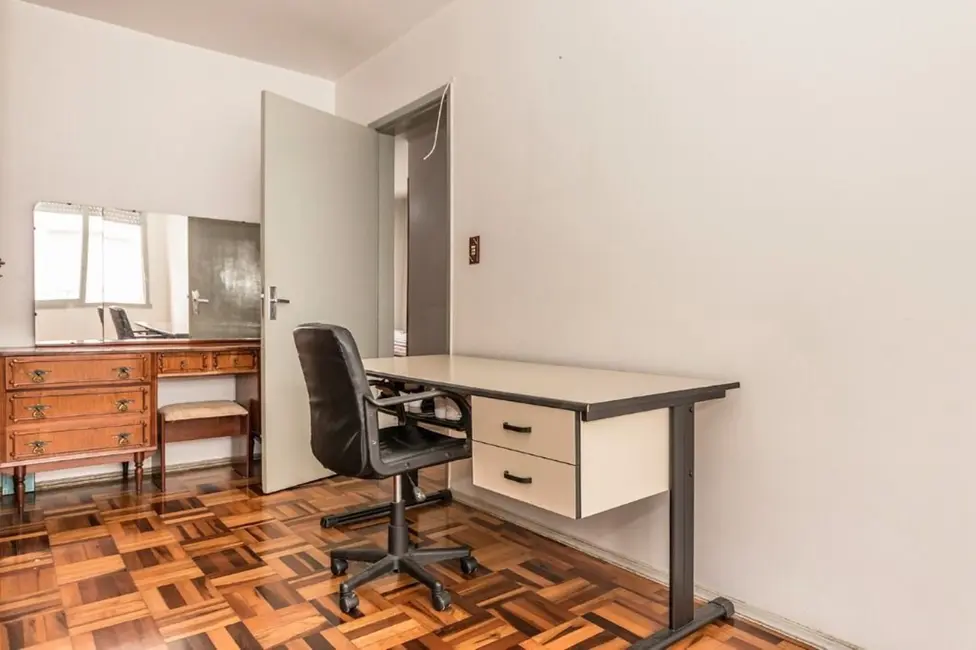 Apartamento com 2 quartos à venda, 55m2 em Passo da Areia, Porto Alegre - RS - imagem 9 Foto 9 de Apartamento com 2 quartos à venda, 55m2 em Passo da Areia, Porto Alegre - RS