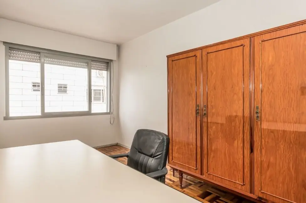 Apartamento com 2 quartos à venda, 55m2 em Passo da Areia, Porto Alegre - RS - imagem 7 Foto 7 de Apartamento com 2 quartos à venda, 55m2 em Passo da Areia, Porto Alegre - RS