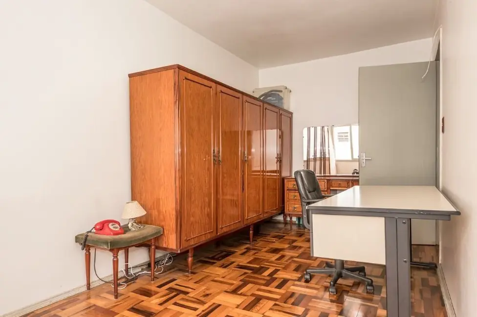 Apartamento com 2 quartos à venda, 55m2 em Passo da Areia, Porto Alegre - RS - imagem 8 Foto 8 de Apartamento com 2 quartos à venda, 55m2 em Passo da Areia, Porto Alegre - RS