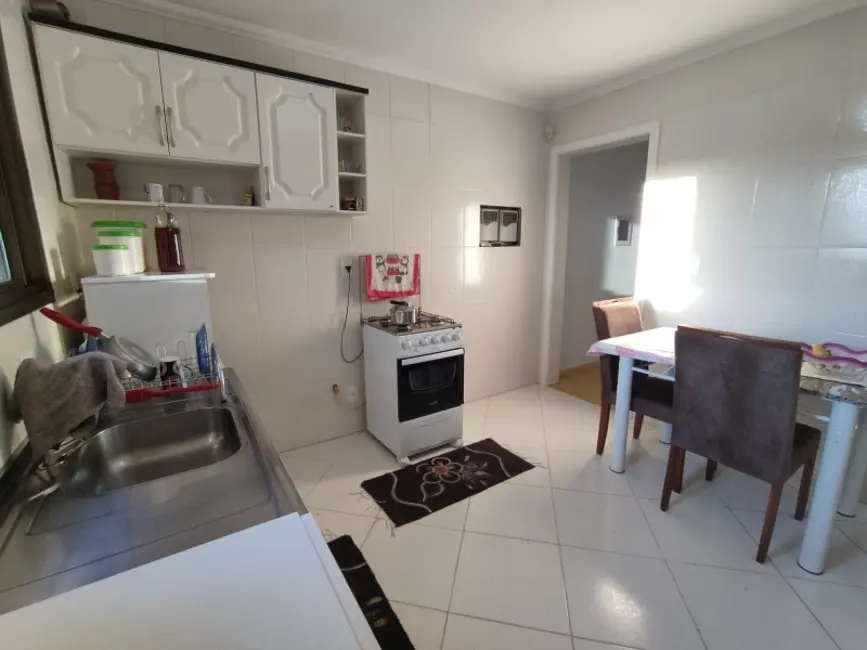 Casa com 2 quartos à venda, 122m2 em Diamantino, Caxias Do Sul - RS - imagem 6 Foto 6 de Casa com 2 quartos à venda, 122m2 em Diamantino, Caxias Do Sul - RS