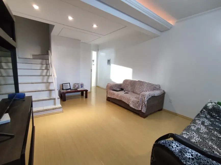 Casa com 2 quartos à venda, 122m2 em Diamantino, Caxias Do Sul - RS - imagem 3 Foto 3 de Casa com 2 quartos à venda, 122m2 em Diamantino, Caxias Do Sul - RS